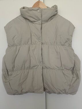 Uniqlo:C Premium Down Quilted Crop Puffer Vest Funnel Neck M Off White Cozy